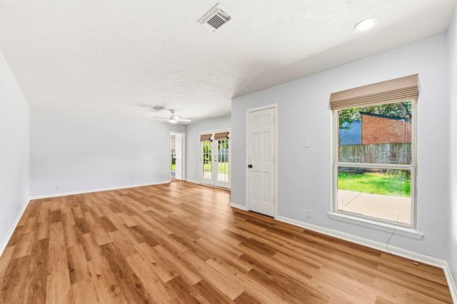 4330 Shady Springs Drive, Seabrook, TX 77586