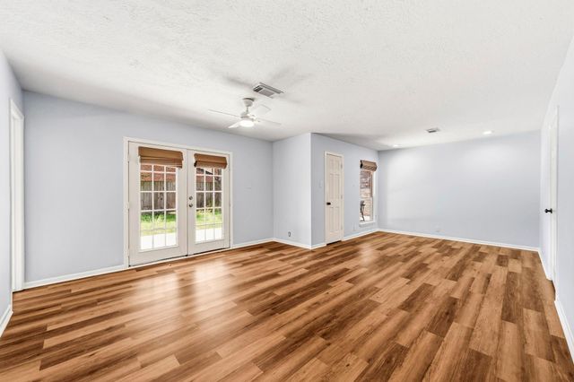 4330 Shady Springs Drive, Seabrook, TX 77586