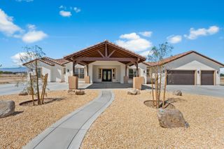 7117 W Ave A 4, Lancaster, CA 93536