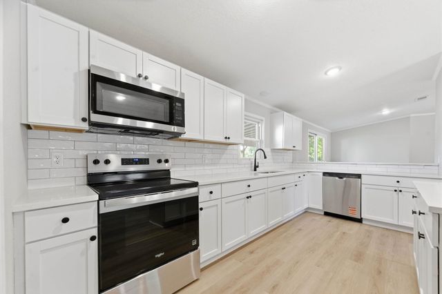 6068 S Seneca St, Wichita, KS 67217