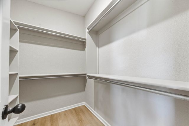 6068 S Seneca St, Wichita, KS 67217