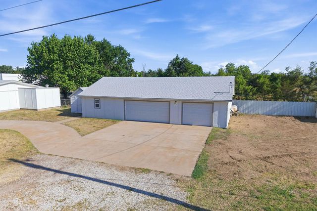 6068 S Seneca St, Wichita, KS 67217