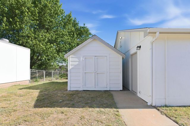 6068 S Seneca St, Wichita, KS 67217