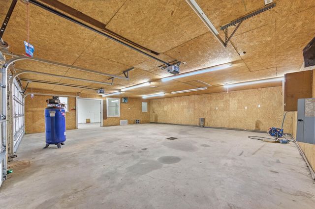 6068 S Seneca St, Wichita, KS 67217