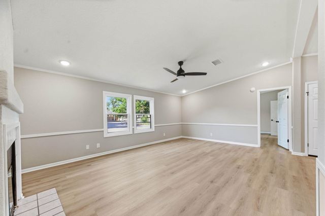 6068 S Seneca St, Wichita, KS 67217