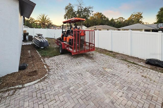 2490 HUFFTON CIRCLE, Sarasota, FL 34235