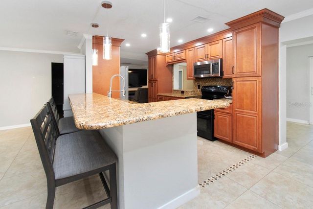 2490 HUFFTON CIRCLE, Sarasota, FL 34235