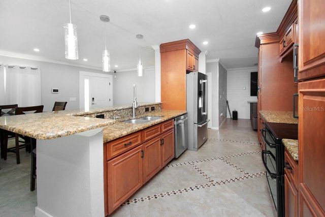 2490 HUFFTON CIRCLE, Sarasota, FL 34235