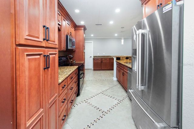 2490 HUFFTON CIRCLE, Sarasota, FL 34235