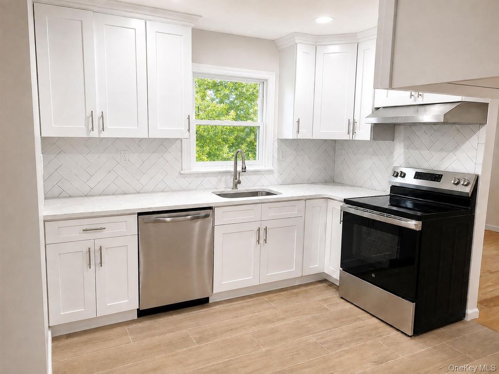 221-09 59th Avenue 1st, Bayside, NY 11364