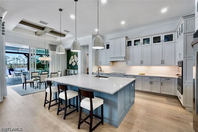 8859 Nevis WAY, Naples, FL 34112