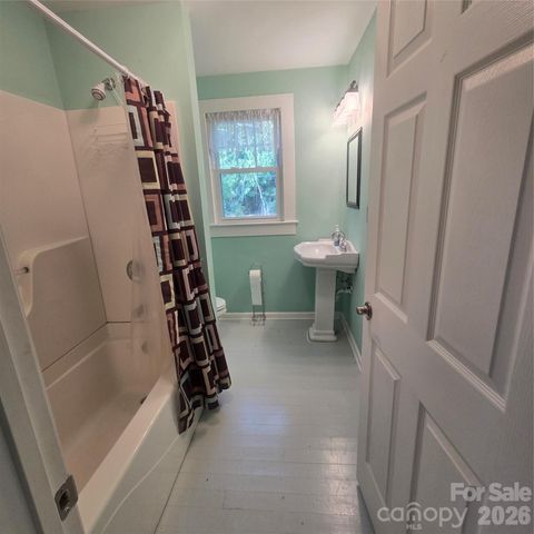 3972 S NC Hwy 127 Highway, Hickory, NC 28602