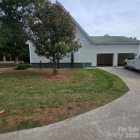 3972 S NC Hwy 127 Highway, Hickory, NC 28602
