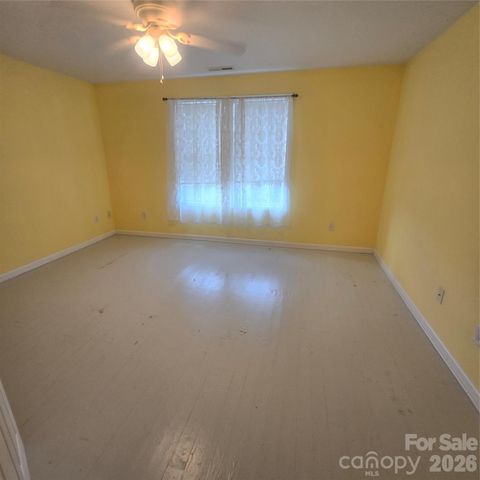 3972 S NC Hwy 127 Highway, Hickory, NC 28602