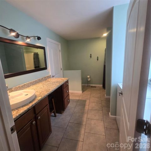 3972 S NC Hwy 127 Highway, Hickory, NC 28602