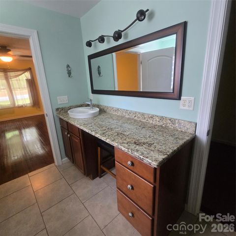 3972 S NC Hwy 127 Highway, Hickory, NC 28602