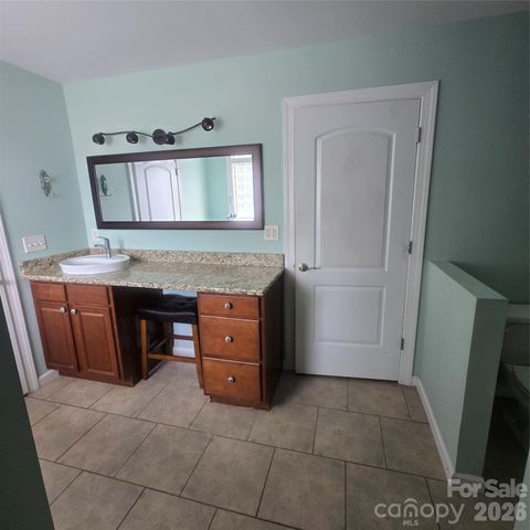 3972 S NC Hwy 127 Highway, Hickory, NC 28602