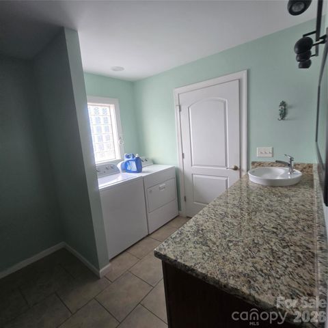 3972 S NC Hwy 127 Highway, Hickory, NC 28602