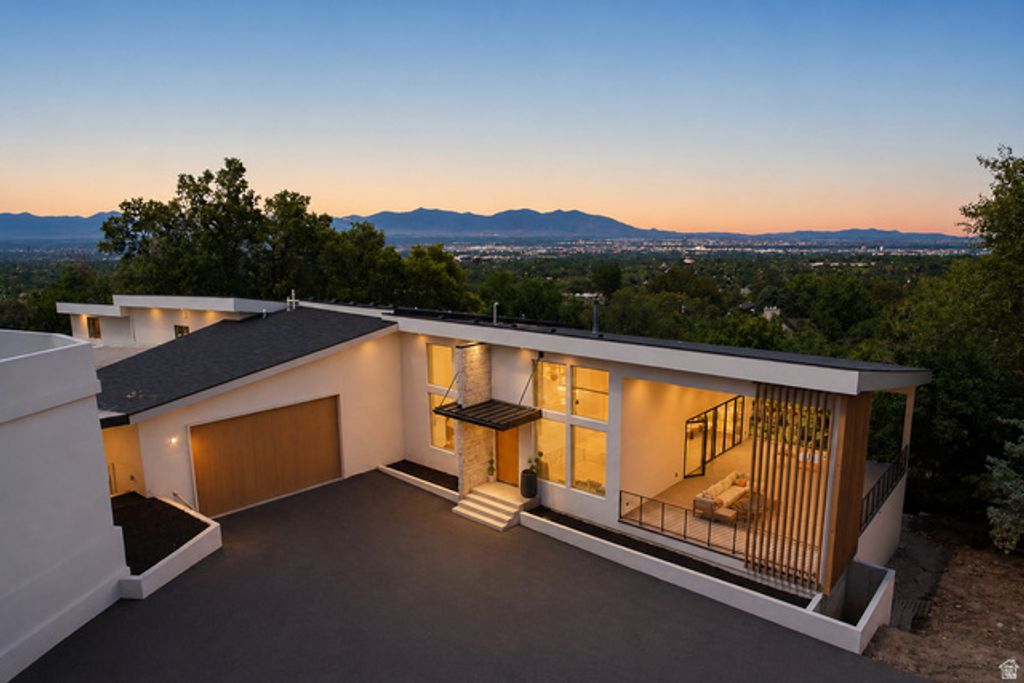 2662 E COMANCHE DR, Salt Lake City, UT 84108 — exterior