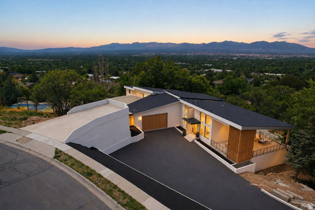 2662 E COMANCHE DR, Salt Lake City, UT 84108 — photo 2