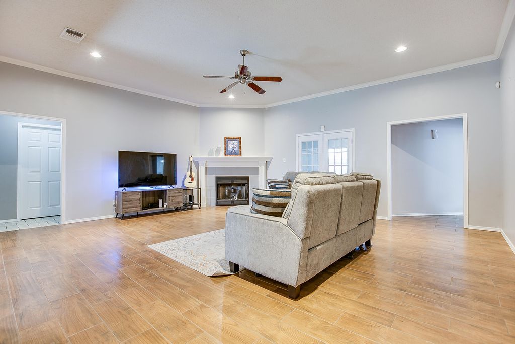 Image 10 of property listing at 4929 Royal Oak Drive, San Angelo, TX 76904