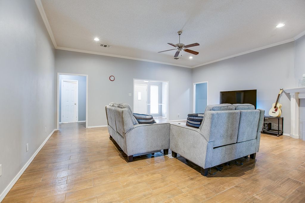 Image 12 of property listing at 4929 Royal Oak Drive, San Angelo, TX 76904