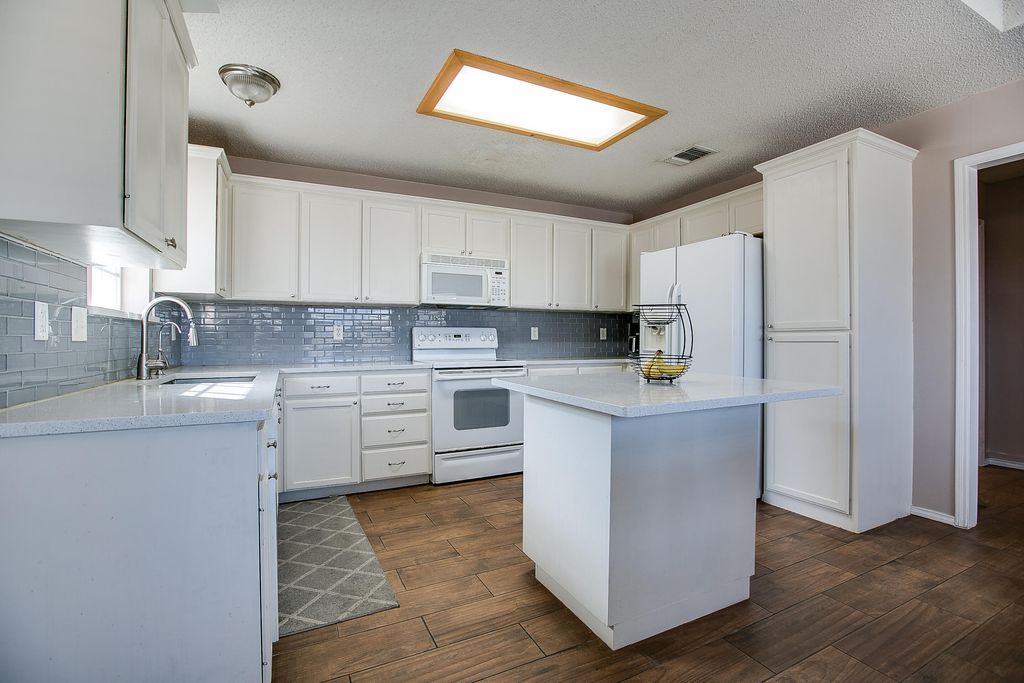 Image 15 of property listing at 4929 Royal Oak Drive, San Angelo, TX 76904