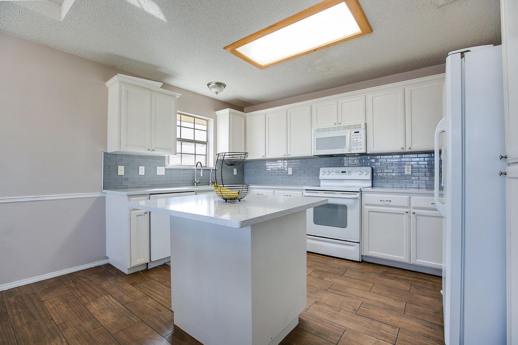 Image 16 of property listing at 4929 Royal Oak Drive, San Angelo, TX 76904