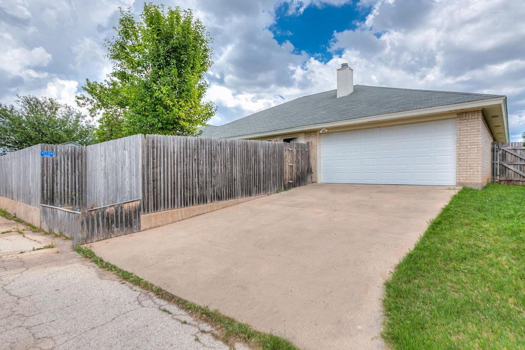 Image 37 of property listing at 4929 Royal Oak Drive, San Angelo, TX 76904
