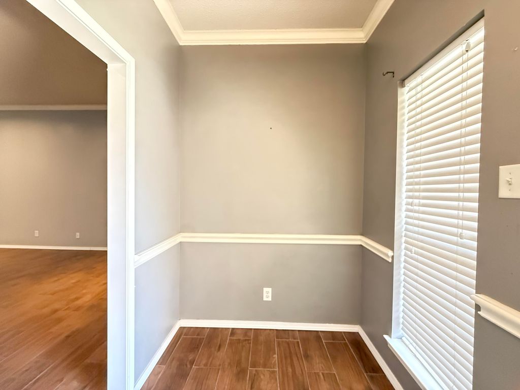 Image 5 of property listing at 4929 Royal Oak Drive, San Angelo, TX 76904