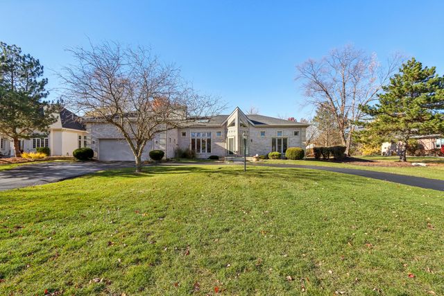 828 Royal Dublin Lane, Dyer, IN 46311