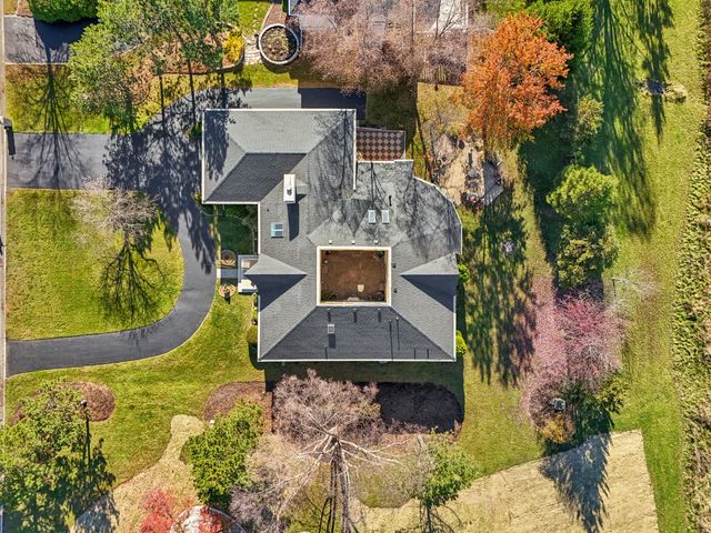 828 Royal Dublin Lane, Dyer, IN 46311