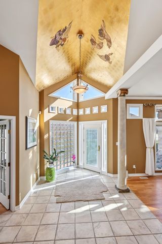 828 Royal Dublin Lane, Dyer, IN 46311