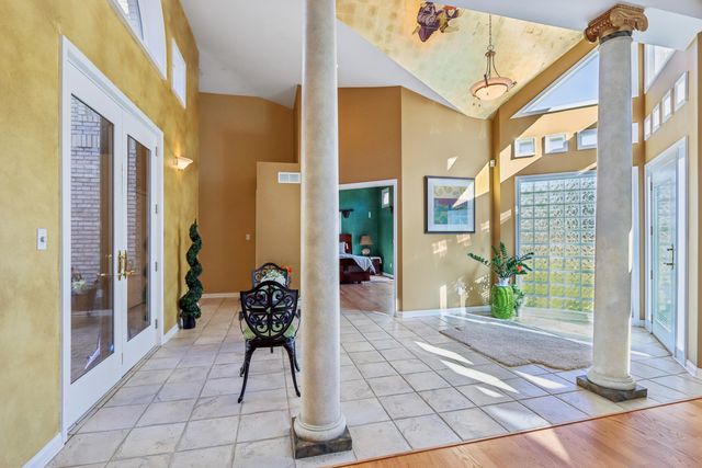 828 Royal Dublin Lane, Dyer, IN 46311