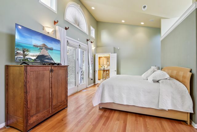 828 Royal Dublin Lane, Dyer, IN 46311