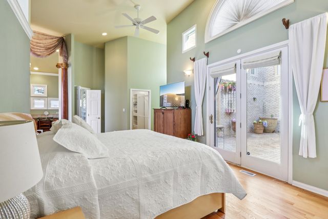 828 Royal Dublin Lane, Dyer, IN 46311