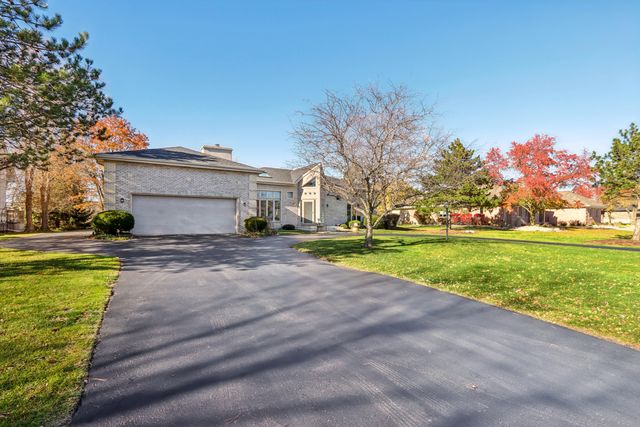 828 Royal Dublin Lane, Dyer, IN 46311