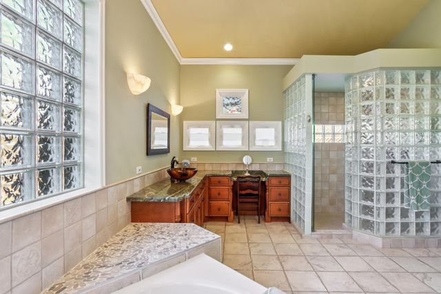 828 Royal Dublin Lane, Dyer, IN 46311