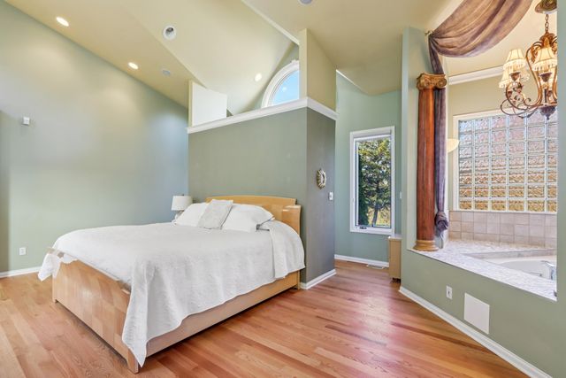 828 Royal Dublin Lane, Dyer, IN 46311