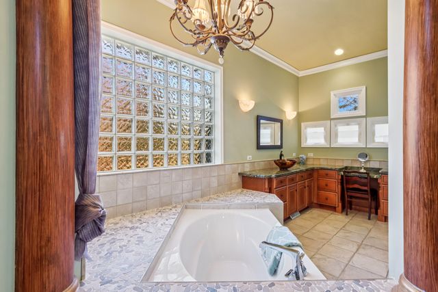 828 Royal Dublin Lane, Dyer, IN 46311