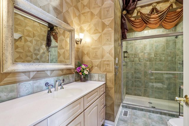 828 Royal Dublin Lane, Dyer, IN 46311