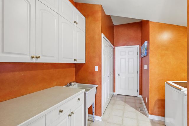 828 Royal Dublin Lane, Dyer, IN 46311