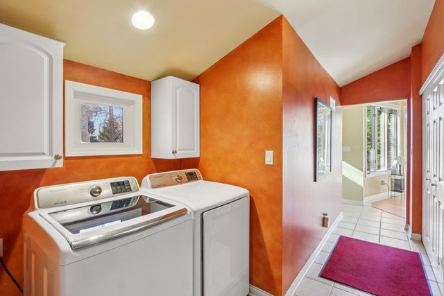 828 Royal Dublin Lane, Dyer, IN 46311