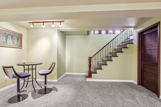 828 Royal Dublin Lane, Dyer, IN 46311