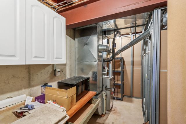 828 Royal Dublin Lane, Dyer, IN 46311