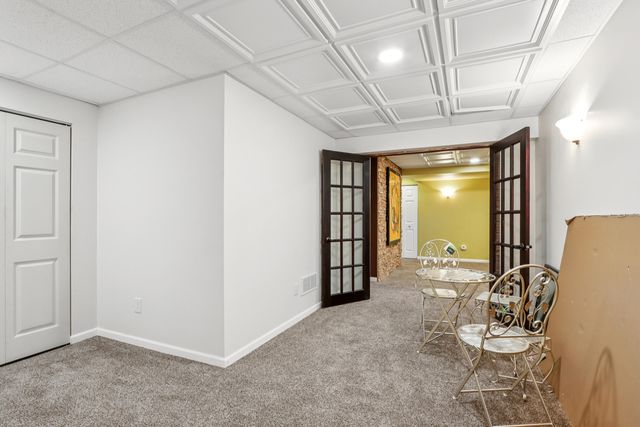 828 Royal Dublin Lane, Dyer, IN 46311