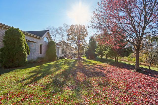 828 Royal Dublin Lane, Dyer, IN 46311