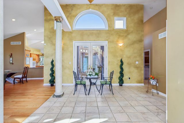 828 Royal Dublin Lane, Dyer, IN 46311