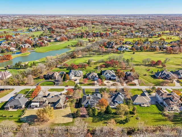 828 Royal Dublin Lane, Dyer, IN 46311