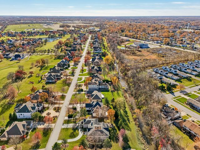 828 Royal Dublin Lane, Dyer, IN 46311